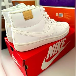 NEVER WORN OUTSIDE. I just tried them on. Still have the box.